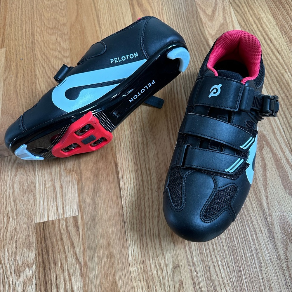 Women’s peloton clip/in shoes size 8
